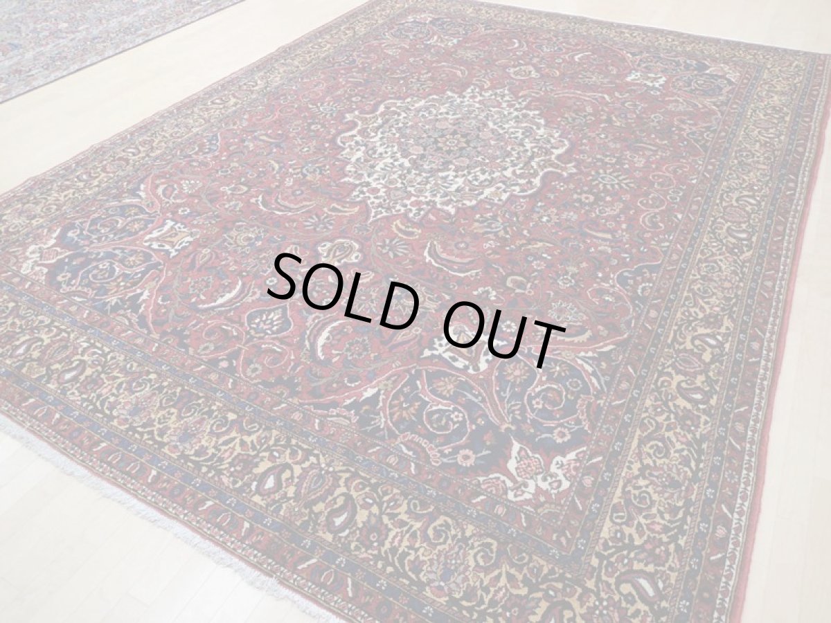 画像4: 新品同様 デッドストック 経年100年〜 ペルシャ 絨毯 バクティヤリ チャルショト リビング ダイニング 大判 10畳 3人掛けソファ サイズ 420 x 320 cm 169 天然 草木染 肉厚 ウール 手織り トライバル ラグ 敷物 マット カーペット アンティーク ヴィンテージ ビンテージ (4)