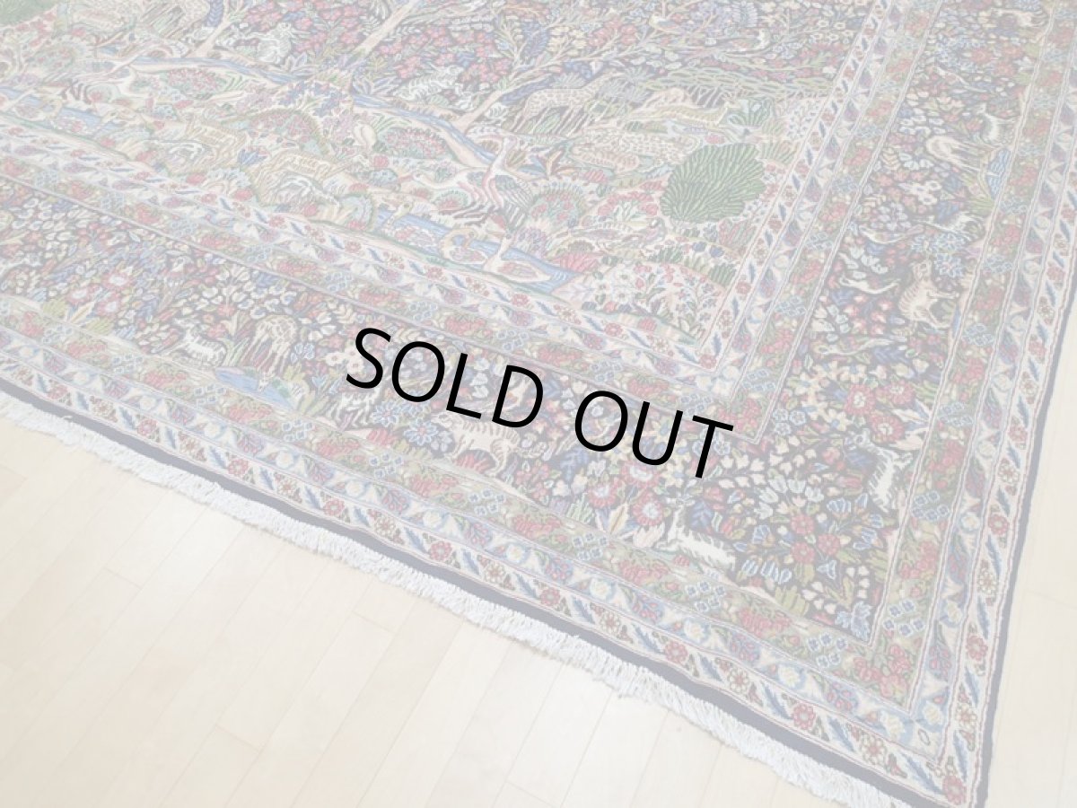 画像10: 極上美品 ペルシャ 絨毯 ケルマン 4m リビング ダイニング 13? 10帖 3人掛けソファ コーナーソファ 大判 サイズ 402 x 325 cm 200 天然 草木染 ウール 手織り トライバル ラグ ハンドメイド マット カーペット 紺 絨毯を埋め尽くす色鮮やかな花柄  ヴィンテージ ビンテージ (10)