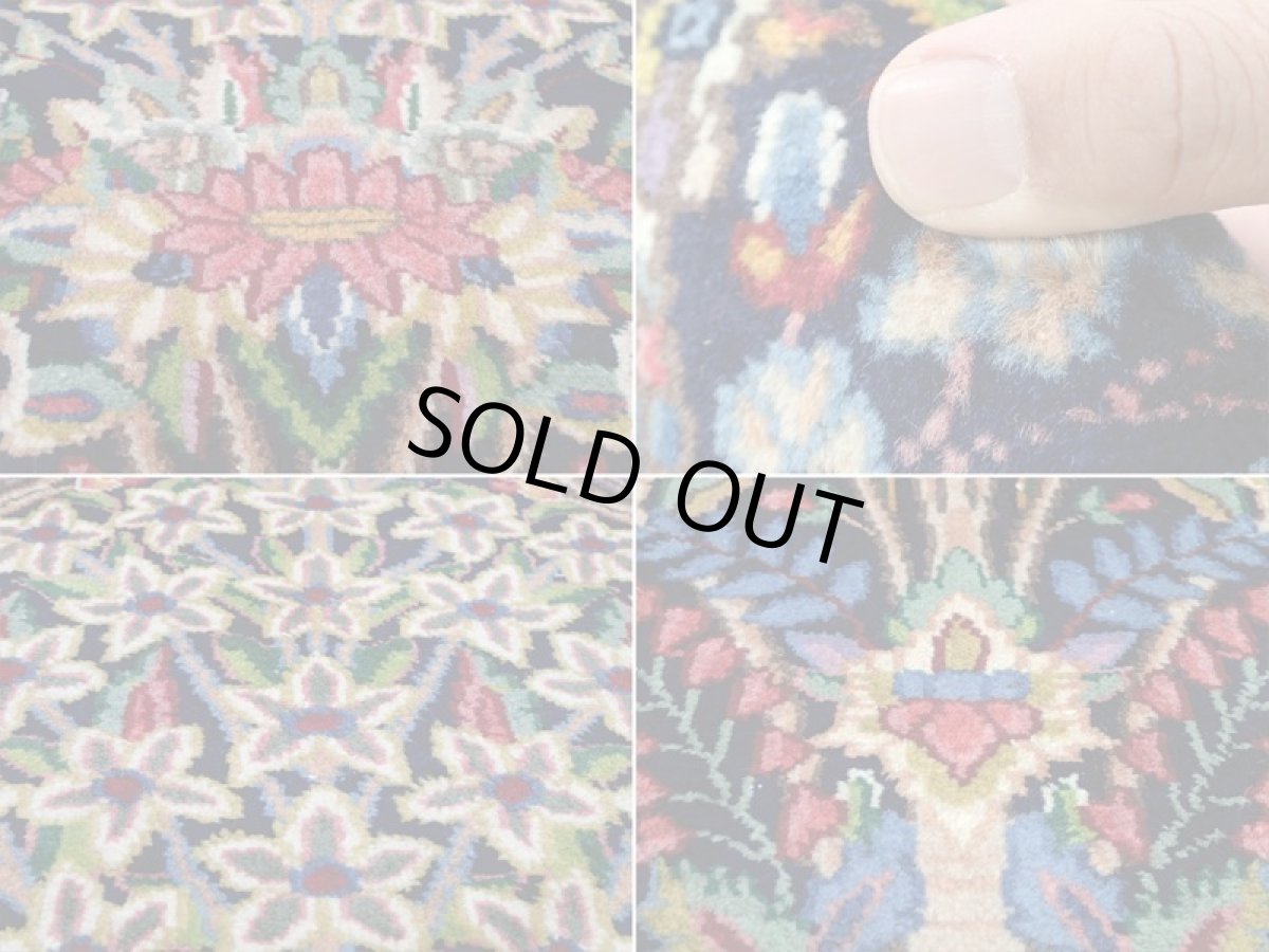 画像16: 極上美品 ペルシャ 絨毯 ケルマン 4m リビング ダイニング 13? 10帖 3人掛けソファ コーナーソファ 大判 サイズ 402 x 325 cm 200 天然 草木染 ウール 手織り トライバル ラグ ハンドメイド マット カーペット 紺 絨毯を埋め尽くす色鮮やかな花柄  ヴィンテージ ビンテージ (16)