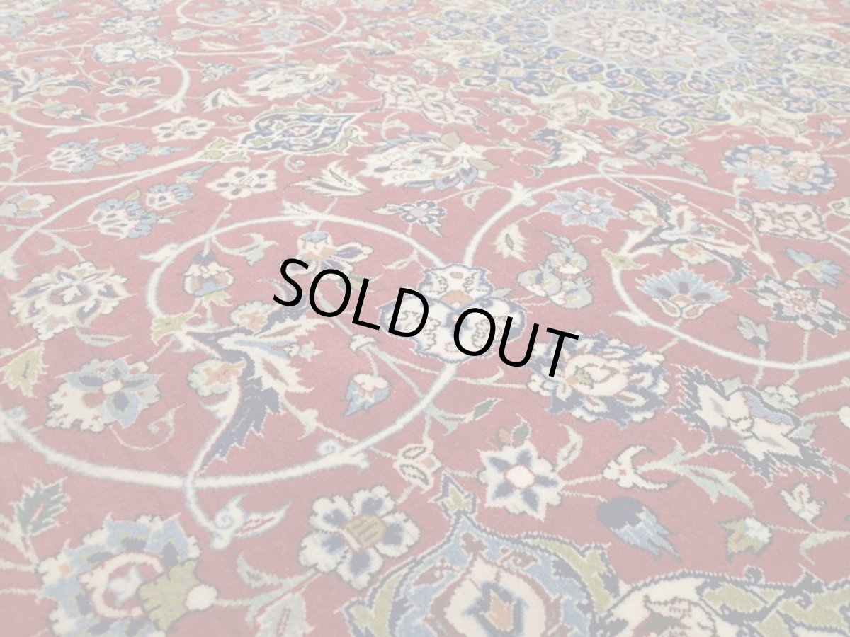 画像13: 美品 ペルシャ 絨毯 イスファハン セイラフィアン工房 経年50年程度 リビング ダイニング 3.5? 3帖 2〜3人掛けソファ サイズ 230 x 155 cm 210 天然 草木染 コルク ウール シルク房 手織り トライバル ラグ ハンドメイド マット カーペット エンジ ヴィンテージ ビンテージ (13)