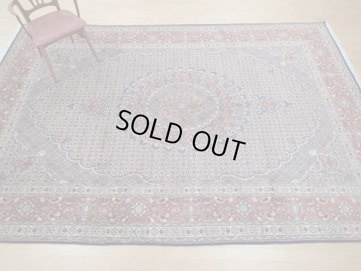 画像3: 極上美品 ペルシャ 絨毯 ムード リビング ダイニング サイズ 縦3.5m 8.5? 6畳 3人掛けソファ サイズ 356 x 240 cm 215 ウール シルク 天然 手織り トライバル ラグ 敷物 マット カーペット 紺 クリーム マヒ ヘラティ 柄 (3)