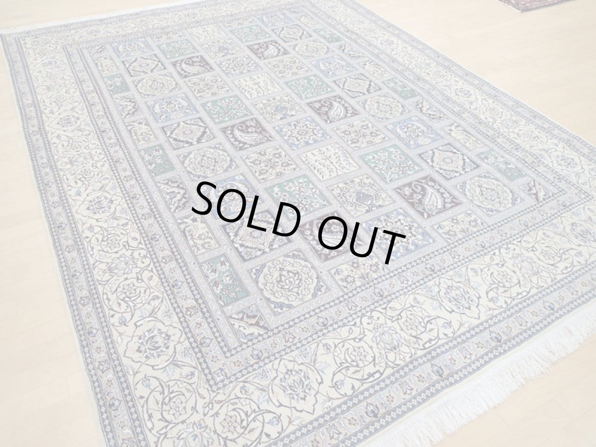 画像4: 新品 ペルシャ 絨毯 ナイン 9la リビング ダイニング サイズ 縦3.3m 8? 6畳 3人掛け コーナーソファ サイズ 325 x 248 cm 167 天然 ウール 手織り トライバル ラグ 敷物 マット カーペット クリーム パネル ブロック へシティ 柄 (4)