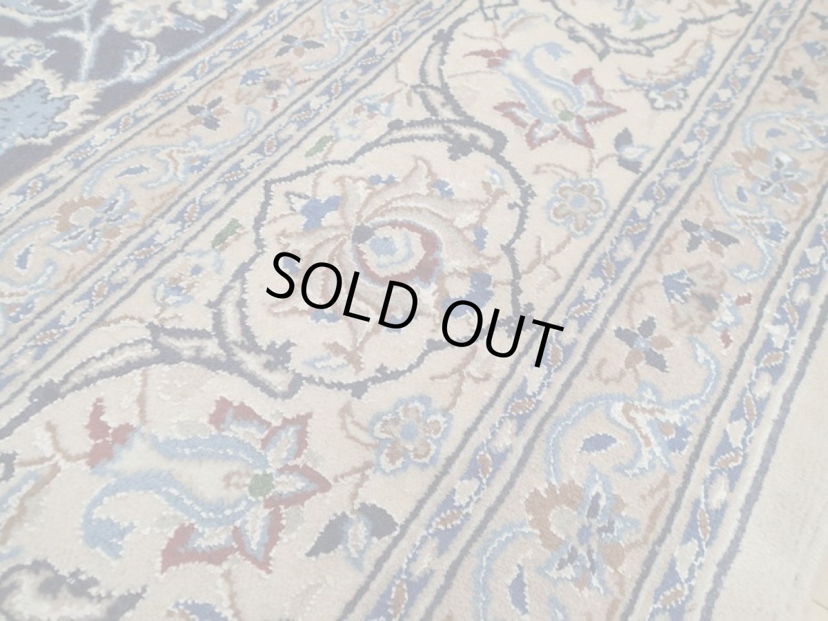 画像13: 良品 ペルシャ 絨毯 経年40年程度 ナイン産 8la ハシュラ リビング ダイニング 縦2.5m 4? 3畳 3人掛けソファ サイズ  245 x 167 cm 207 天然 コルクウール シルク 手織り トライバル ラグ 敷物 マット カーペット ヴィンテージ ビンテージ b-207-245167s028-6601 (13)