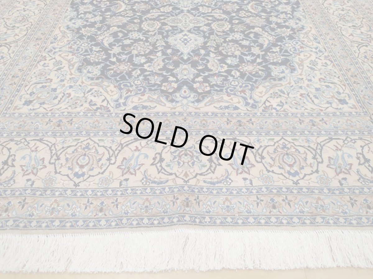 画像6: 良品 ペルシャ 絨毯 経年40年程度 ナイン産 8la ハシュラ リビング ダイニング 縦2.5m 4? 3畳 3人掛けソファ サイズ  245 x 167 cm 207 天然 コルクウール シルク 手織り トライバル ラグ 敷物 マット カーペット ヴィンテージ ビンテージ b-207-245167s028-6601 (6)