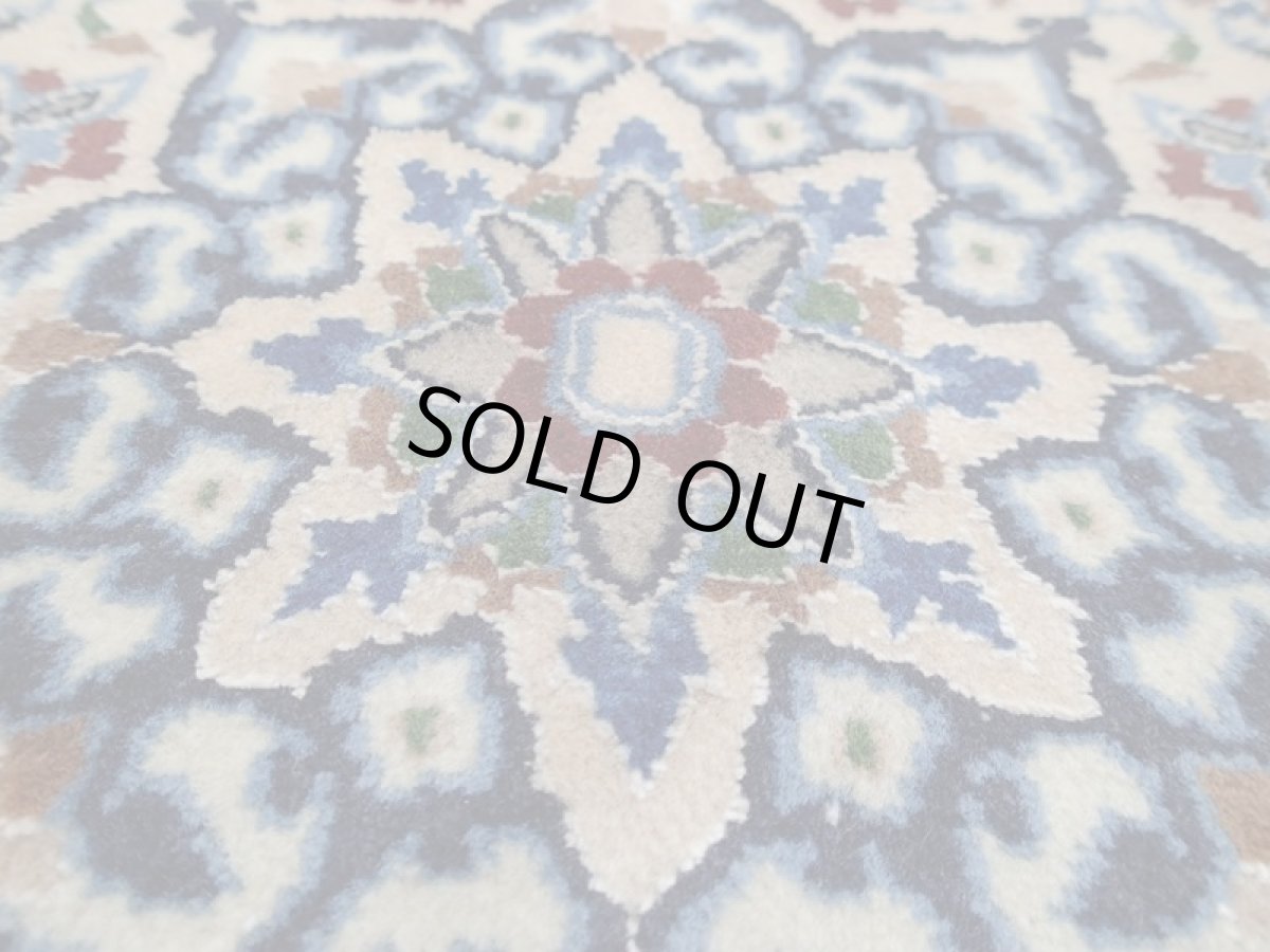 画像12: 良品 ペルシャ 絨毯 経年40年程度 ナイン産 8la ハシュラ リビング ダイニング 縦2.5m 4? 3畳 3人掛けソファ サイズ  245 x 167 cm 207 天然 コルクウール シルク 手織り トライバル ラグ 敷物 マット カーペット ヴィンテージ ビンテージ b-207-245167s028-6601 (12)