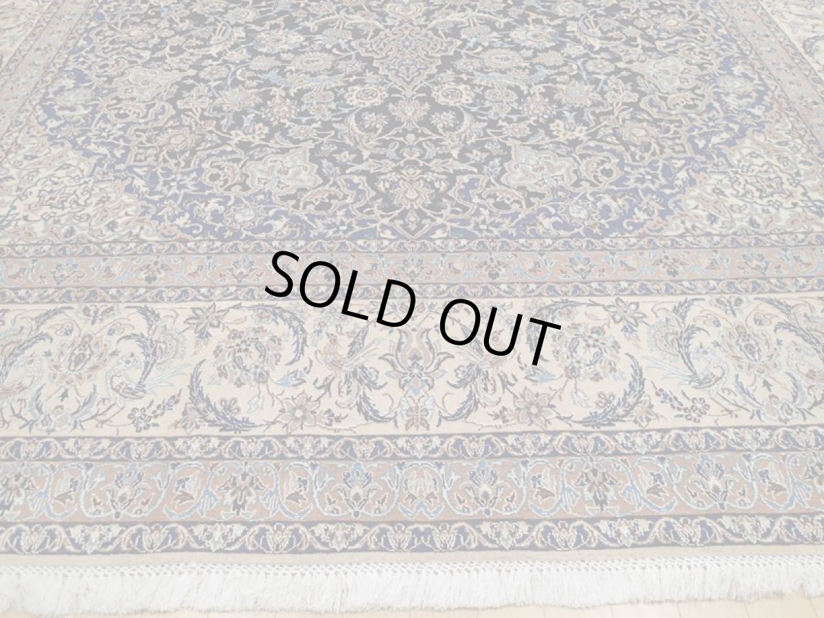 画像7: 美品 ペルシャ 絨 ナイン産 9la ノーラー リビング ダイニング 縦3.8m 9.7? 10畳 3人掛けソファ サイズ  375 x 258 cm 213 天然 コルク ウール シルク 手織り トライバル ラグ 敷物 マット カーペット ヴィンテージ ビンテージ (7)