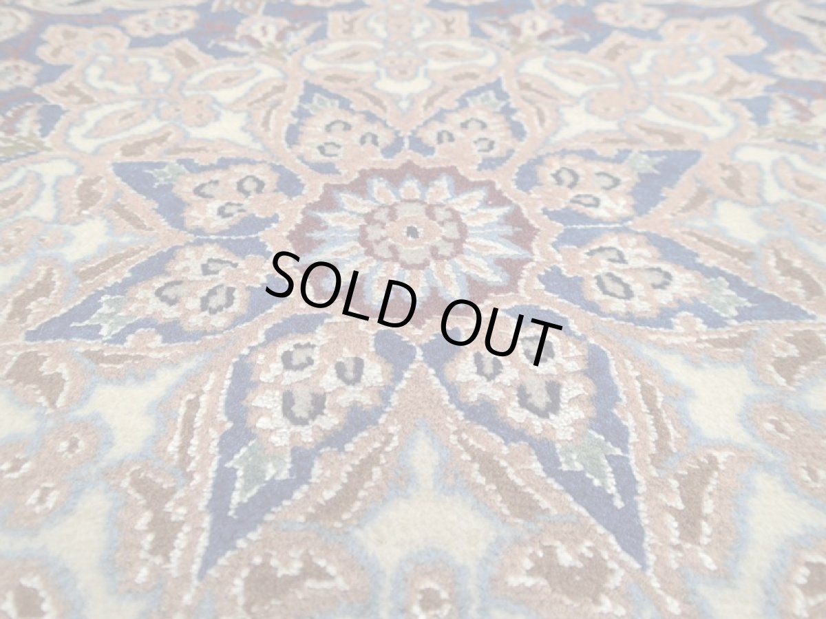 画像13: 美品 ペルシャ 絨 ナイン産 9la ノーラー リビング ダイニング 縦3.8m 9.7? 10畳 3人掛けソファ サイズ  375 x 258 cm 213 天然 コルク ウール シルク 手織り トライバル ラグ 敷物 マット カーペット ヴィンテージ ビンテージ (13)