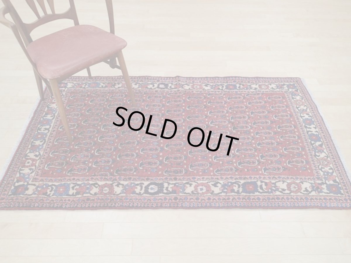 画像2: 良品 経年60年程度 ペルシャ 絨毯 バクティヤリ 縦1.8m 2? センター ラグ ベッドサイド 2人掛けソファ サイズ 180 x 106 cm 155 天然 草木染 ウール 手織り ハンドメイド カーペット 敷物 ボテ ペイズリー 柄 ヴィンテージ b-155-180106s003 (2)