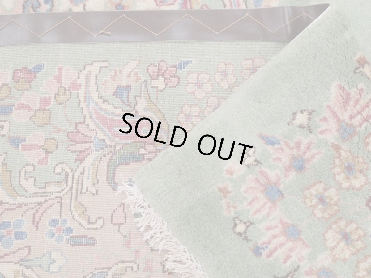 画像15: 美品 ペルシャ 絨毯 ケルマン産 工房名入 縦4m 横2.7m リビング ダイニング 10㎡ 10帖 3人掛けソファ コーナーソファ 大判 サイズ 398 x 268 cm No.202 天然 肉厚 ウール 手織り トライバル ラグ ハンドメイド マット カーペット エメラルドグリーン ヴィンテージ ビンテージ a-202-398268s0501-0051 (15)