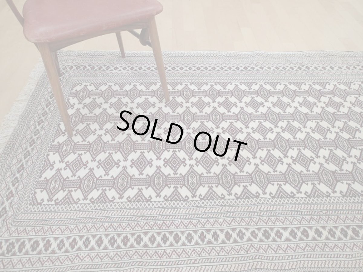 画像2: 新品 ペルシャ 絨毯 トルクメン 縦2m 2.5? 3帖 センター ラグ ベッドサイド 2人掛けソファ サイズ 192 x 129 cm 526 天然 ウール シルク房 手織り ハンドメイド トライバル ラグ マット カーペット 生成り クリーム 赤 茶 幾何学模様 民族柄 (2)