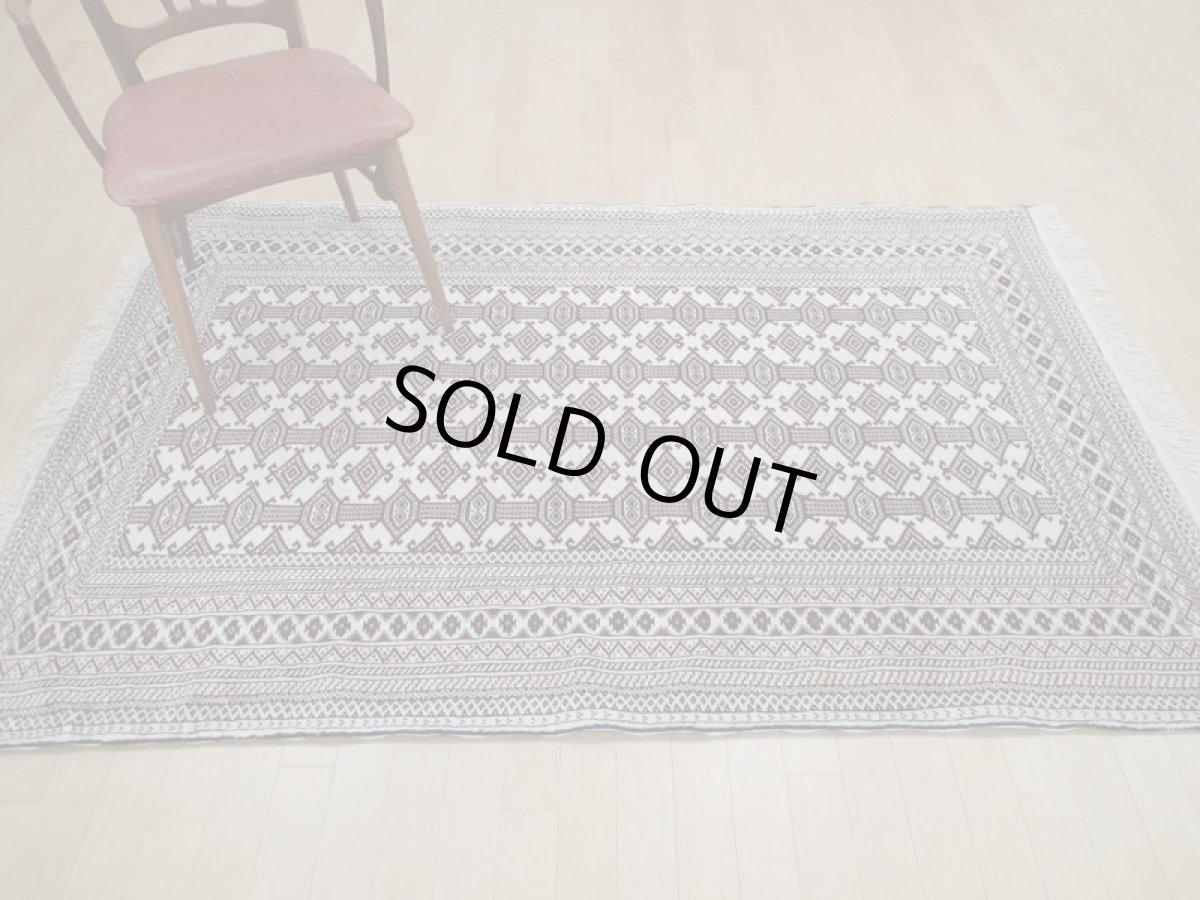 画像3: 新品 ペルシャ 絨毯 トルクメン 縦2m 2.5? 3帖 センター ラグ ベッドサイド 2人掛けソファ サイズ 192 x 129 cm 526 天然 ウール シルク房 手織り ハンドメイド トライバル ラグ マット カーペット 生成り クリーム 赤 茶 幾何学模様 民族柄 (3)