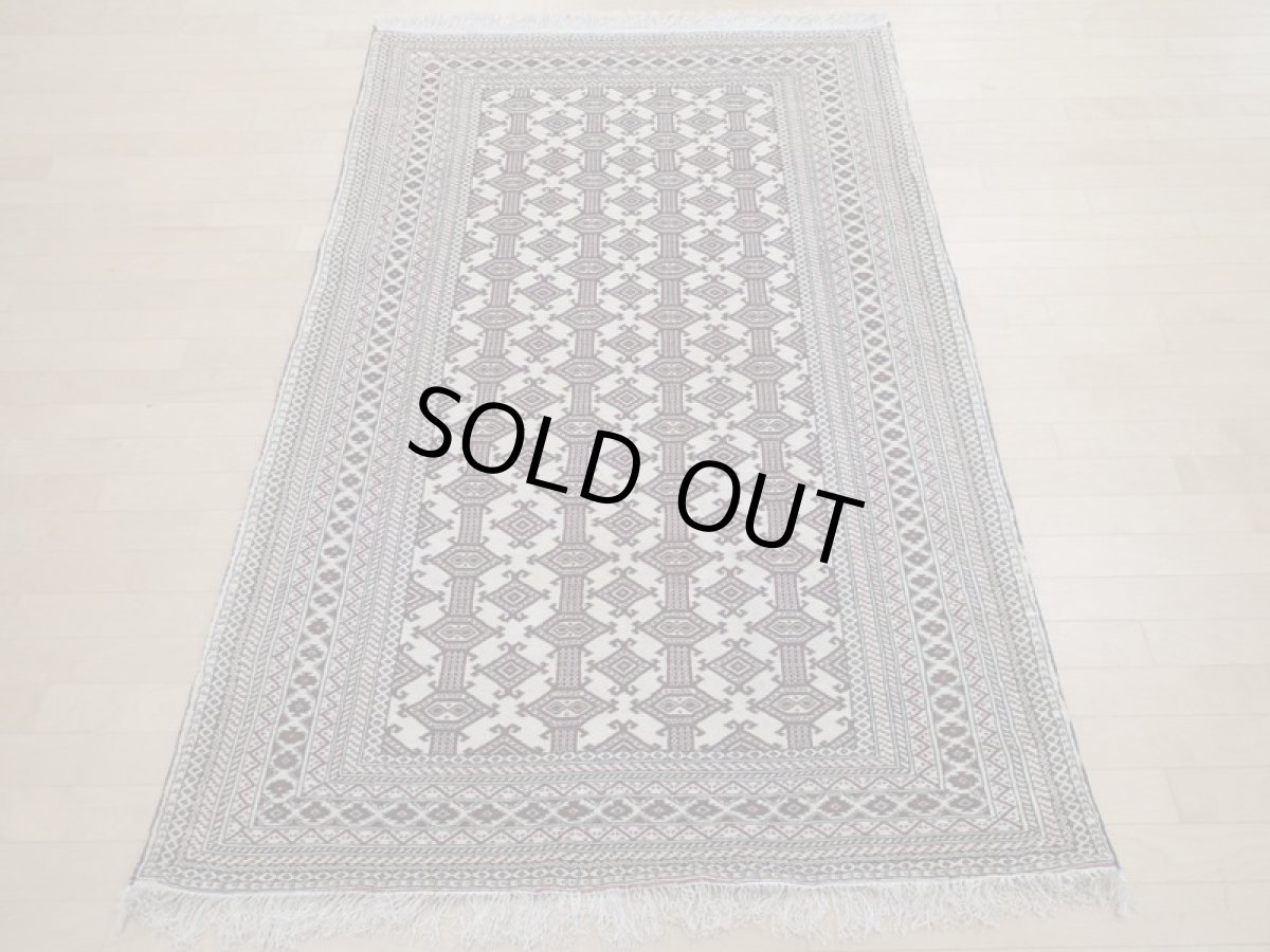 画像5: 新品 ペルシャ 絨毯 トルクメン 縦2m 2.5? 3帖 センター ラグ ベッドサイド 2人掛けソファ サイズ 192 x 129 cm 526 天然 ウール シルク房 手織り ハンドメイド トライバル ラグ マット カーペット 生成り クリーム 赤 茶 幾何学模様 民族柄 (5)