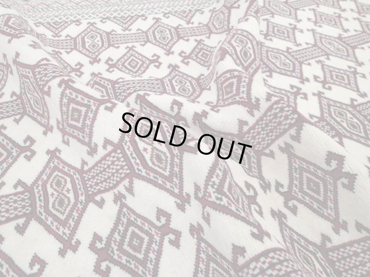 画像13: 新品 ペルシャ 絨毯 トルクメン 縦2m 2.5? 3帖 センター ラグ ベッドサイド 2人掛けソファ サイズ 192 x 129 cm 526 天然 ウール シルク房 手織り ハンドメイド トライバル ラグ マット カーペット 生成り クリーム 赤 茶 幾何学模様 民族柄 (13)