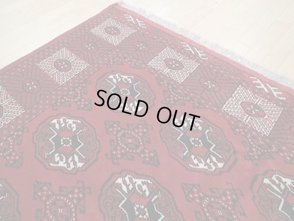 画像8: 新品 ペルシャ 絨毯 トルクメン 縦3m 6? 6帖 リビング ダイニング　3人掛けソファ サイズ 299 x 201 cm A125 天然 肉厚 ウール 手織り ハンドメイド トライバル ラグ マット カーペット 赤 幾何学模様 民族柄 (8)