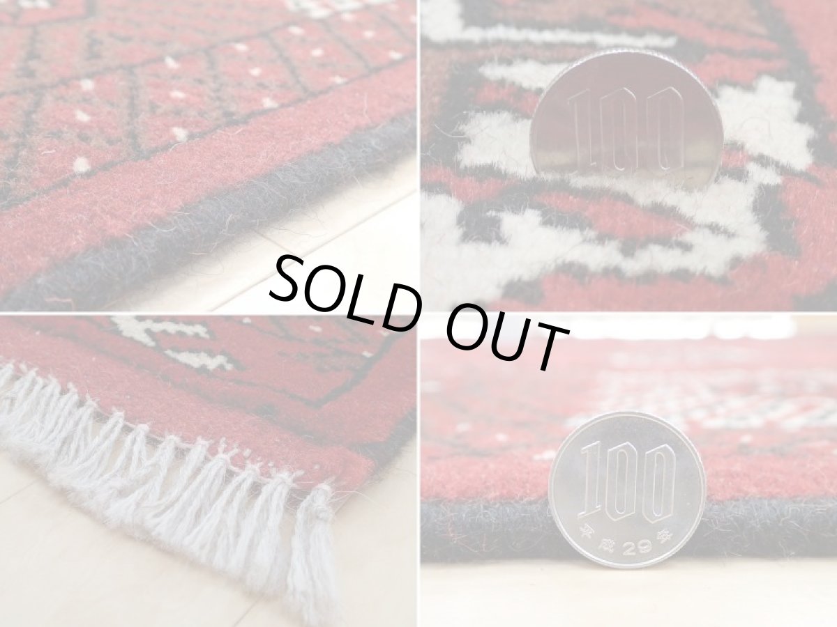 画像20: 新品 ペルシャ 絨毯 トルクメン 縦3m 6? 6帖 リビング ダイニング　3人掛けソファ サイズ 299 x 201 cm A125 天然 肉厚 ウール 手織り ハンドメイド トライバル ラグ マット カーペット 赤 幾何学模様 民族柄 (20)