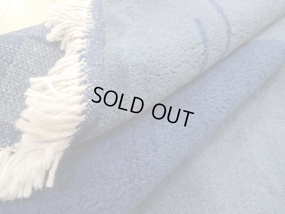 画像14: 新品 ペルシャ ギャッベ リビング ダイニング 2人掛けソファサイズ 170 × 135 cm A132 肉厚 天然 草木染 ウール ギャベ 手織り ハンドメイド ラグ 絨毯 カーペット ネイビー 紺 青 リビングダイニングルームルームやベッドサイドに n-a132-170135h003a093 (14)