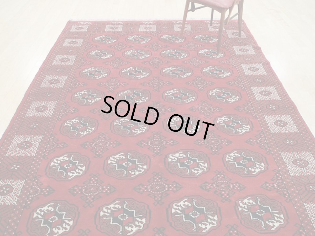 画像6: 新品 ペルシャ 絨毯 トルクメン 縦3m 6? 6帖 リビング ダイニング　3人掛けソファ サイズ 299 x 201 cm A125 天然 肉厚 ウール 手織り ハンドメイド トライバル ラグ マット カーペット 赤 幾何学模様 民族柄 (6)