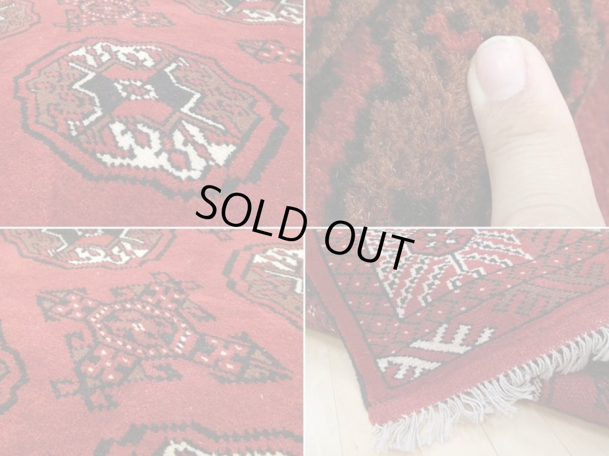 画像18: 新品 ペルシャ 絨毯 トルクメン 縦3m 6? 6帖 リビング ダイニング　3人掛けソファ サイズ 299 x 201 cm A125 天然 肉厚 ウール 手織り ハンドメイド トライバル ラグ マット カーペット 赤 幾何学模様 民族柄 (18)