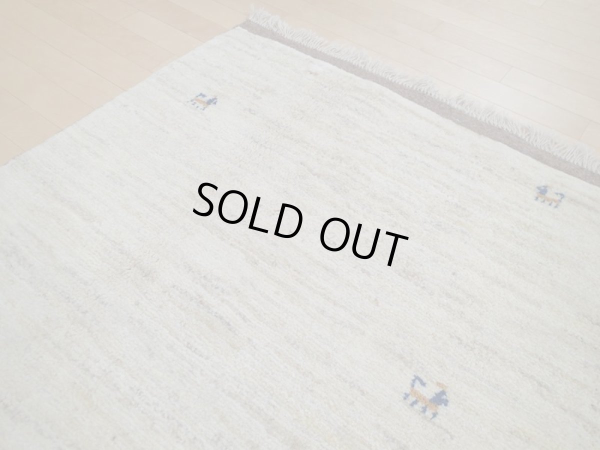 画像8: 新品 ペルシャ ギャッベ  縦2m 3? リビング ダイニング 3人掛けソファ サイズ 190 × 155 cm A165 肉厚 天然 ウール ギャベ 手織り ハンドメイド ラグ 絨毯 カーペット 生成り色 クリーム色 リビングダイニングルームやベッドサイドに (8)