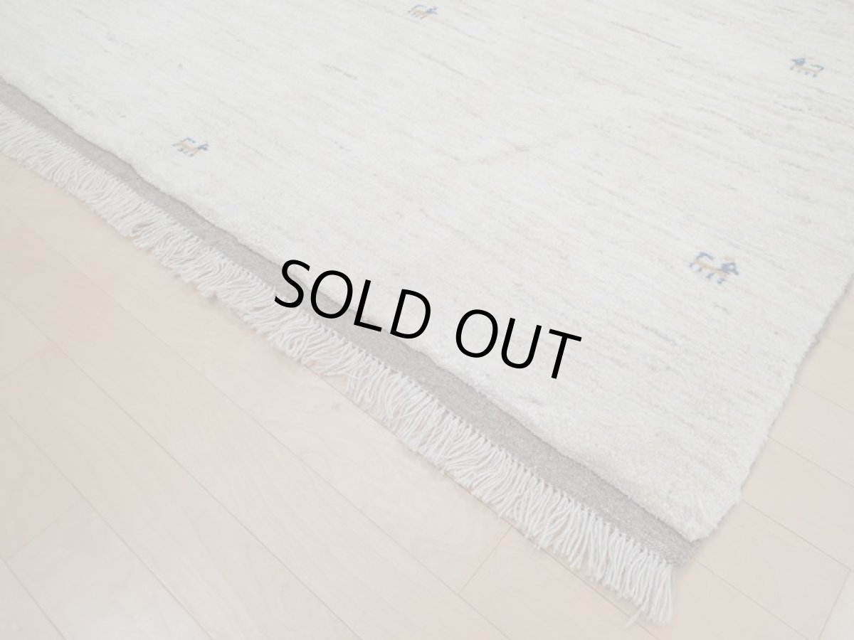 画像11: 新品 ペルシャ ギャッベ  縦2m 3? リビング ダイニング 3人掛けソファ サイズ 190 × 155 cm A165 肉厚 天然 ウール ギャベ 手織り ハンドメイド ラグ 絨毯 カーペット 生成り色 クリーム色 リビングダイニングルームやベッドサイドに (11)