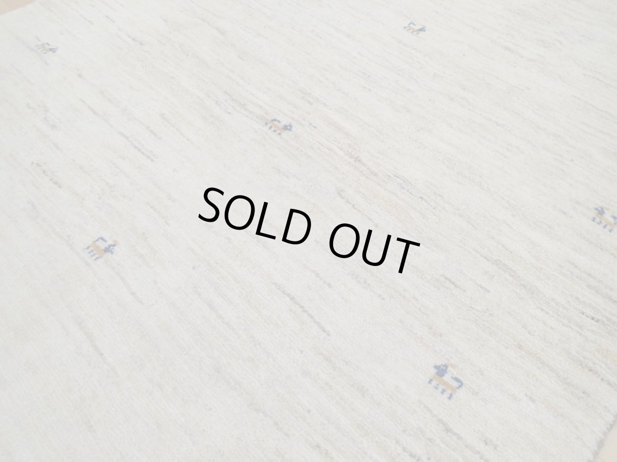 画像10: 新品 ペルシャ ギャッベ  縦2m 3? リビング ダイニング 3人掛けソファ サイズ 190 × 155 cm A165 肉厚 天然 ウール ギャベ 手織り ハンドメイド ラグ 絨毯 カーペット 生成り色 クリーム色 リビングダイニングルームやベッドサイドに (10)