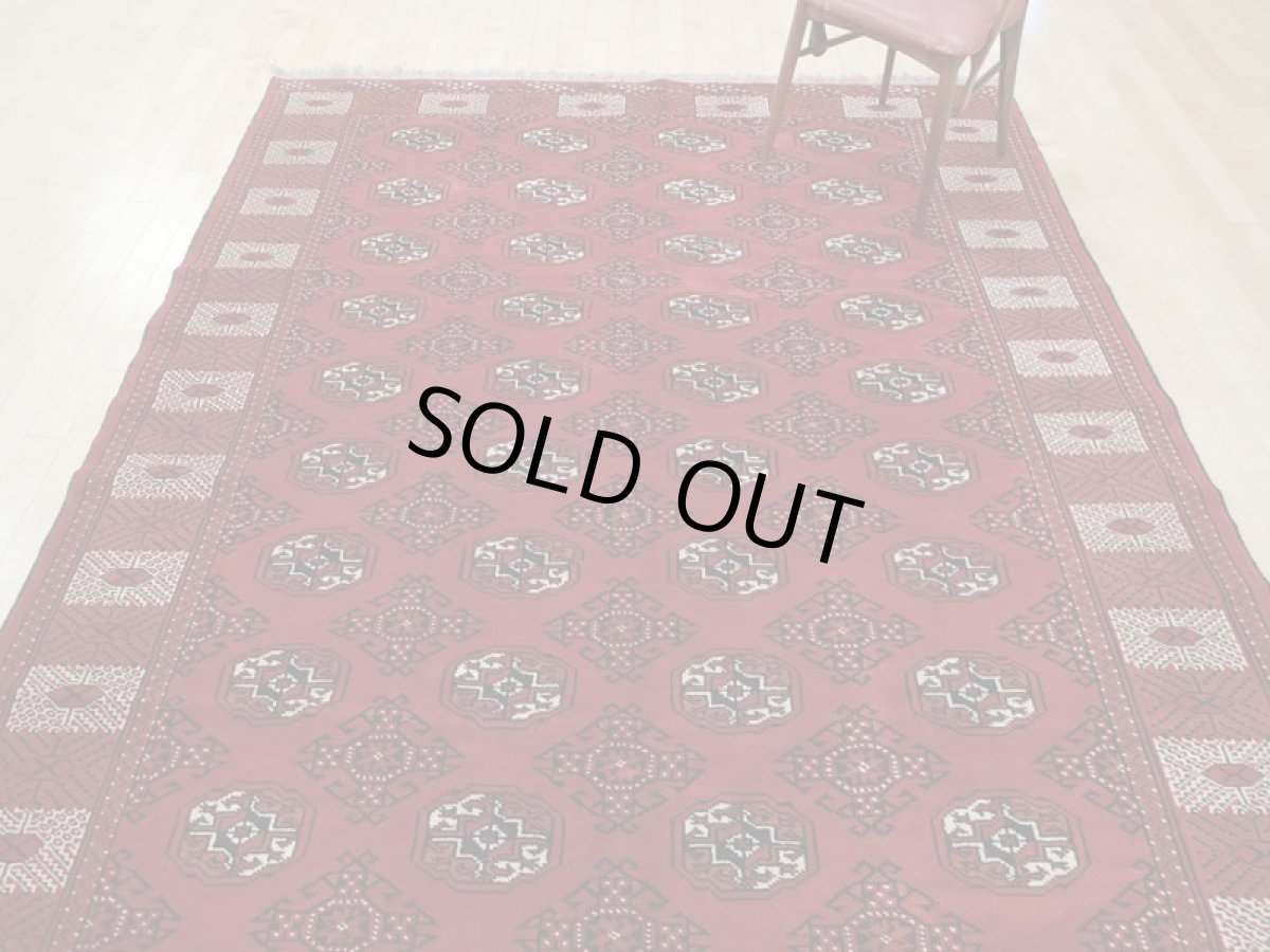 画像7: 新品 ペルシャ 絨毯 トルクメン 縦2.9m 6? 6帖 リビング ダイニング 3人掛けソファ サイズ 289 x 205 cm A124 天然 肉厚 ウール 手織り ハンドメイド トライバル ラグ マット カーペット 赤 幾何学模様 民族柄 (7)