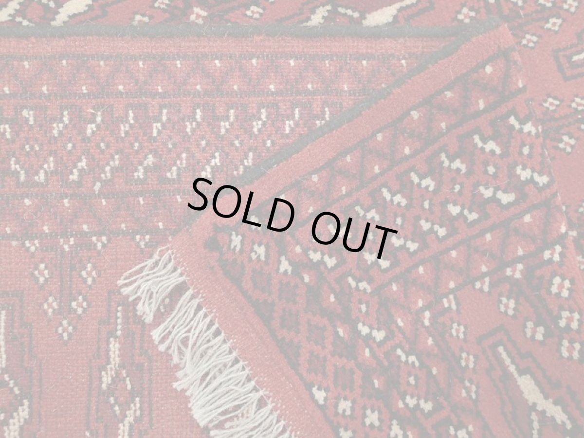 画像16: 新品 ペルシャ 絨毯 トルクメン 縦2.5m 5.2? 6帖 リビング ダイニング 3人掛けソファ サイズ 248 x 210 cm A126 天然 肉厚 ウール 手織り ハンドメイド トライバル ラグ マット カーペット 赤 エンジ  幾何学模様 民族柄 (16)