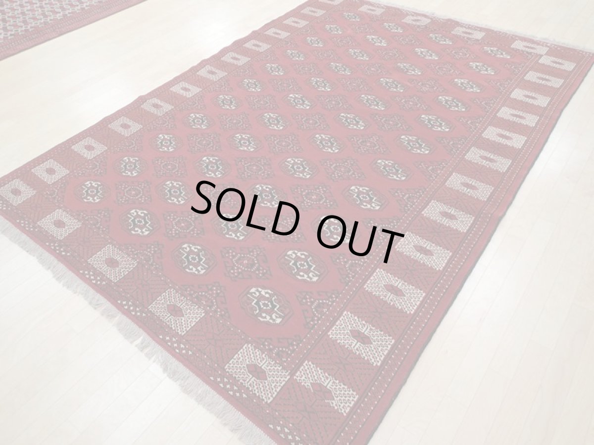 画像4: 新品 ペルシャ 絨毯 トルクメン 縦2.9m 6? 6帖 リビング ダイニング 3人掛けソファ サイズ 289 x 205 cm A124 天然 肉厚 ウール 手織り ハンドメイド トライバル ラグ マット カーペット 赤 幾何学模様 民族柄 (4)