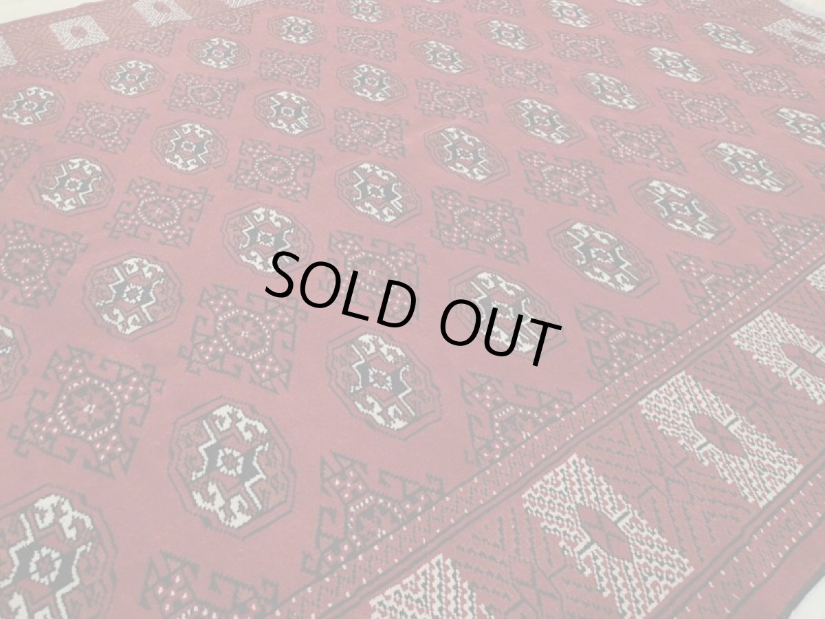 画像9: 新品 ペルシャ 絨毯 トルクメン 縦2.9m 6? 6帖 リビング ダイニング 3人掛けソファ サイズ 289 x 205 cm A124 天然 肉厚 ウール 手織り ハンドメイド トライバル ラグ マット カーペット 赤 幾何学模様 民族柄 (9)