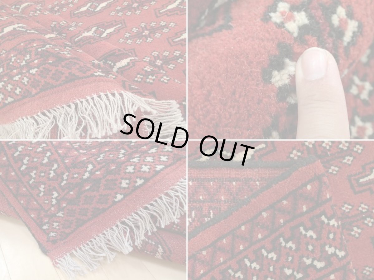 画像19: 新品 ペルシャ 絨毯 トルクメン 縦2.5m 5.2? 6帖 リビング ダイニング 3人掛けソファ サイズ 248 x 210 cm A126 天然 肉厚 ウール 手織り ハンドメイド トライバル ラグ マット カーペット 赤 エンジ  幾何学模様 民族柄 (19)