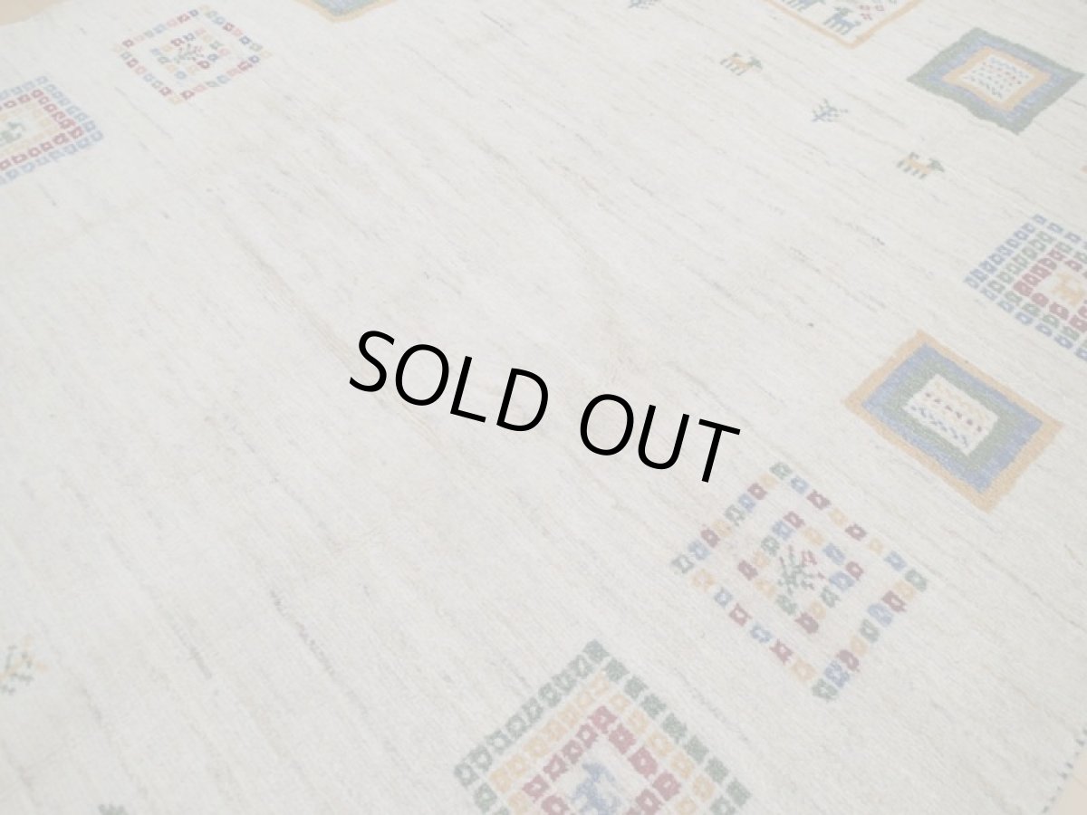 画像10: 新品 ペルシャ ギャッベ  縦2m 3? リビング ダイニング 2人掛けソファ サイズ 195 × 147 cm A171 肉厚 天然 ウール ギャベ 手織り ハンドメイド ラグ 絨毯 カーペット 生成り色 クリーム色 リビングダイニングルームやベッドサイドに (10)