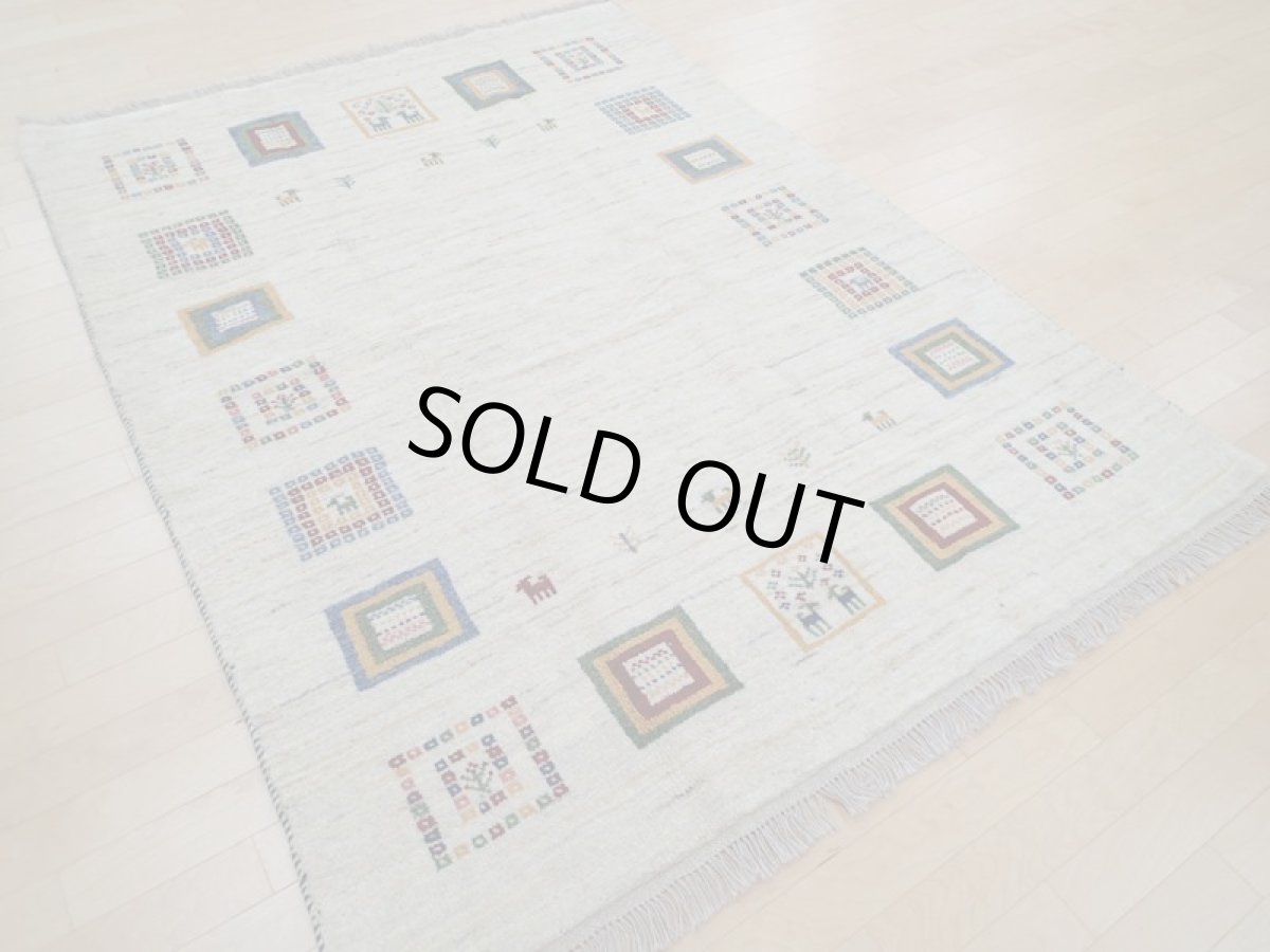 画像3: 新品 ペルシャ ギャッベ  縦2m 3? リビング ダイニング 2人掛けソファ サイズ 195 × 147 cm A171 肉厚 天然 ウール ギャベ 手織り ハンドメイド ラグ 絨毯 カーペット 生成り色 クリーム色 リビングダイニングルームやベッドサイドに (3)