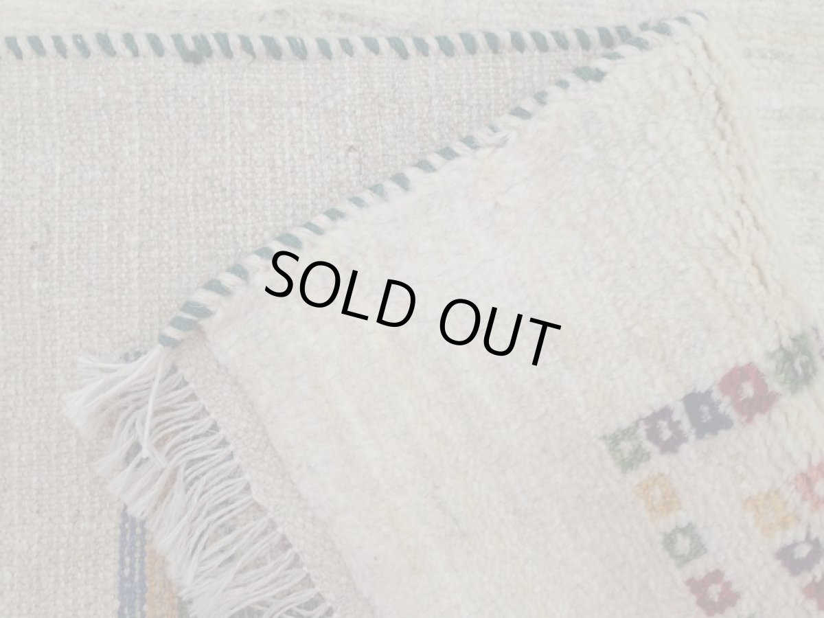 画像16: 新品 ペルシャ ギャッベ  縦2m 3? リビング ダイニング 2人掛けソファ サイズ 195 × 147 cm A171 肉厚 天然 ウール ギャベ 手織り ハンドメイド ラグ 絨毯 カーペット 生成り色 クリーム色 リビングダイニングルームやベッドサイドに (16)