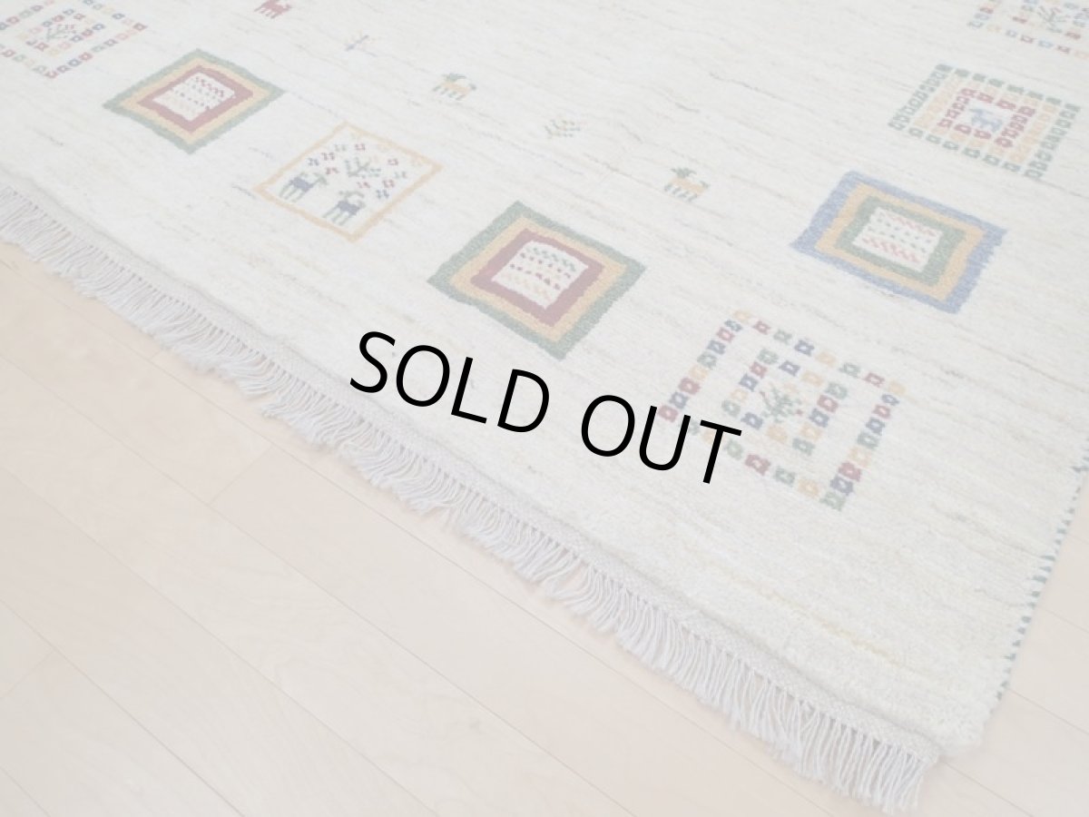 画像11: 新品 ペルシャ ギャッベ  縦2m 3? リビング ダイニング 2人掛けソファ サイズ 195 × 147 cm A171 肉厚 天然 ウール ギャベ 手織り ハンドメイド ラグ 絨毯 カーペット 生成り色 クリーム色 リビングダイニングルームやベッドサイドに (11)