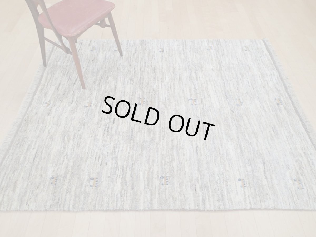 画像2: 新品 ペルシャ ギャッベ  縦1.8m 2.8㎡ リビング ダイニング 2人掛けソファ サイズ 180 × 155 cm A168 肉厚 天然 ウール ギャベ 手織り ハンドメイド ラグ 絨毯 カーペット 原毛 生成り グレー クリーム リビングダイニングルームやベッドサイドに (2)