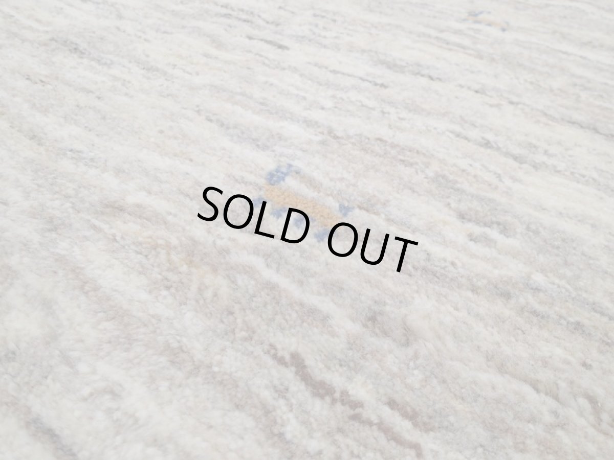 画像12: 新品 ペルシャ ギャッベ  縦1.8m 2.8㎡ リビング ダイニング 2人掛けソファ サイズ 180 × 155 cm A168 肉厚 天然 ウール ギャベ 手織り ハンドメイド ラグ 絨毯 カーペット 原毛 生成り グレー クリーム リビングダイニングルームやベッドサイドに (12)