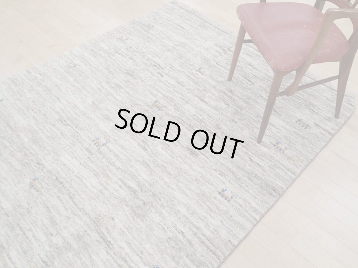 画像4: 新品 ペルシャ ギャッベ  縦1.8m 2.8㎡ リビング ダイニング 2人掛けソファ サイズ 180 × 155 cm A168 肉厚 天然 ウール ギャベ 手織り ハンドメイド ラグ 絨毯 カーペット 原毛 生成り グレー クリーム リビングダイニングルームやベッドサイドに (4)