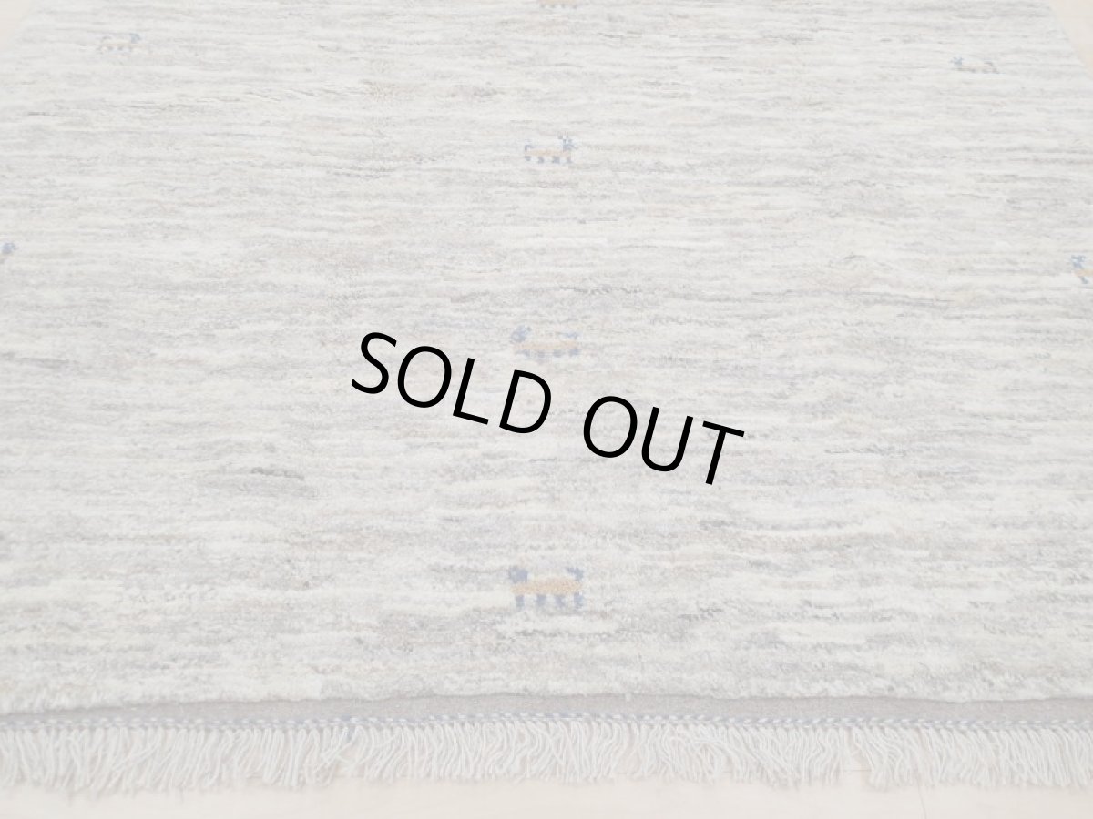 画像7: 新品 ペルシャ ギャッベ  縦1.8m 2.8㎡ リビング ダイニング 2人掛けソファ サイズ 180 × 155 cm A168 肉厚 天然 ウール ギャベ 手織り ハンドメイド ラグ 絨毯 カーペット 原毛 生成り グレー クリーム リビングダイニングルームやベッドサイドに (7)