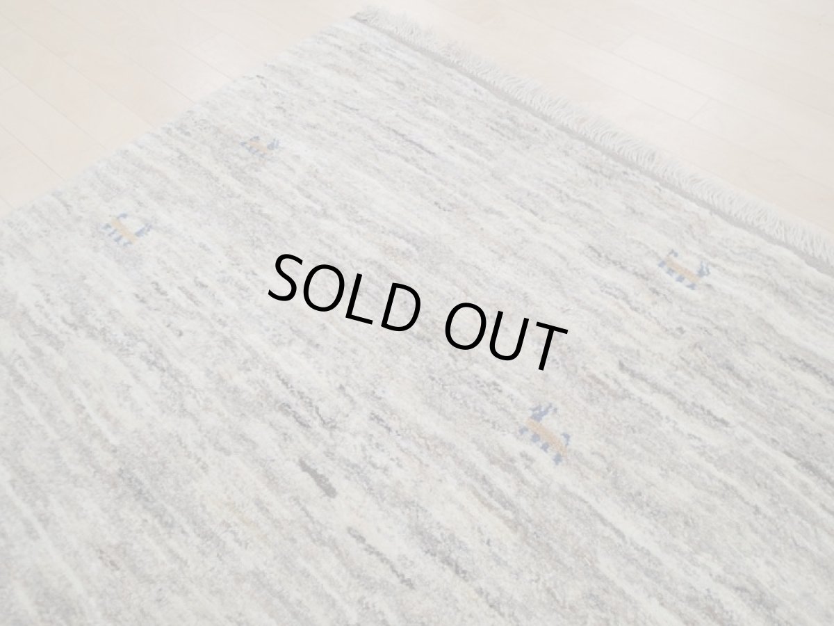 画像8: 新品 ペルシャ ギャッベ  縦1.8m 2.8㎡ リビング ダイニング 2人掛けソファ サイズ 180 × 155 cm A168 肉厚 天然 ウール ギャベ 手織り ハンドメイド ラグ 絨毯 カーペット 原毛 生成り グレー クリーム リビングダイニングルームやベッドサイドに (8)