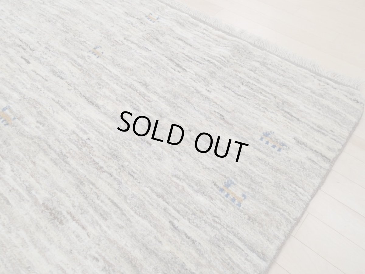 画像9: 新品 ペルシャ ギャッベ  縦1.8m 2.8㎡ リビング ダイニング 2人掛けソファ サイズ 180 × 155 cm A168 肉厚 天然 ウール ギャベ 手織り ハンドメイド ラグ 絨毯 カーペット 原毛 生成り グレー クリーム リビングダイニングルームやベッドサイドに (9)