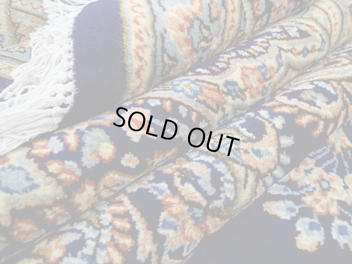 画像14: 美品 ペルシャ 絨毯 ケルマン産 縦3.3m 10? 8〜10帖 正方形 スクエアタイプ リビング ダイニング  3人掛けソファ コーナーソファ 大判 サイズ 325 x 308 cm No.a11 天然 肉厚 ウール 手織り トライバル ラグ ハンドメイド マット カーペット ネイビーブルー ヴィンテージ ビンテージ (14)