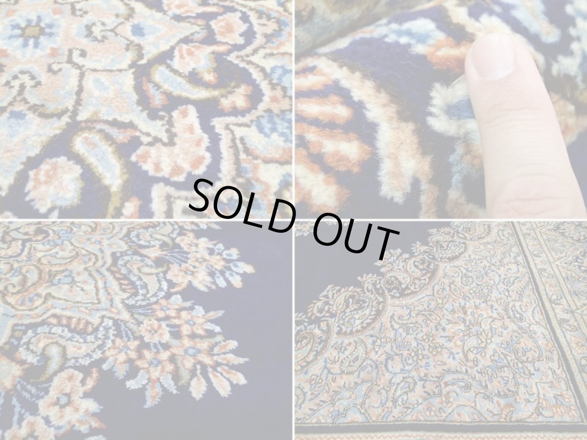 画像17: 美品 ペルシャ 絨毯 ケルマン産 縦3.3m 10? 8〜10帖 正方形 スクエアタイプ リビング ダイニング  3人掛けソファ コーナーソファ 大判 サイズ 325 x 308 cm No.a11 天然 肉厚 ウール 手織り トライバル ラグ ハンドメイド マット カーペット ネイビーブルー ヴィンテージ ビンテージ (17)