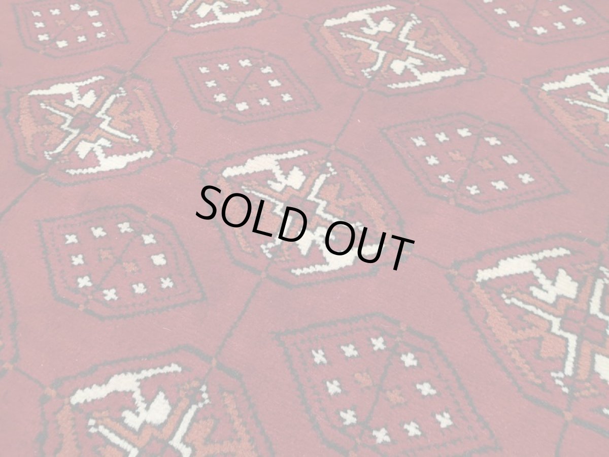 画像13: 新品 ペルシャ 絨毯 トルクメン 縦2.9m 5.8? 6帖 リビング ダイニング 3人掛けソファ サイズ 282 x 205 cm A120 天然 肉厚 ウール 手織り ハンドメイド トライバル ラグ マット カーペット 赤 幾何学模様 民族柄 (13)