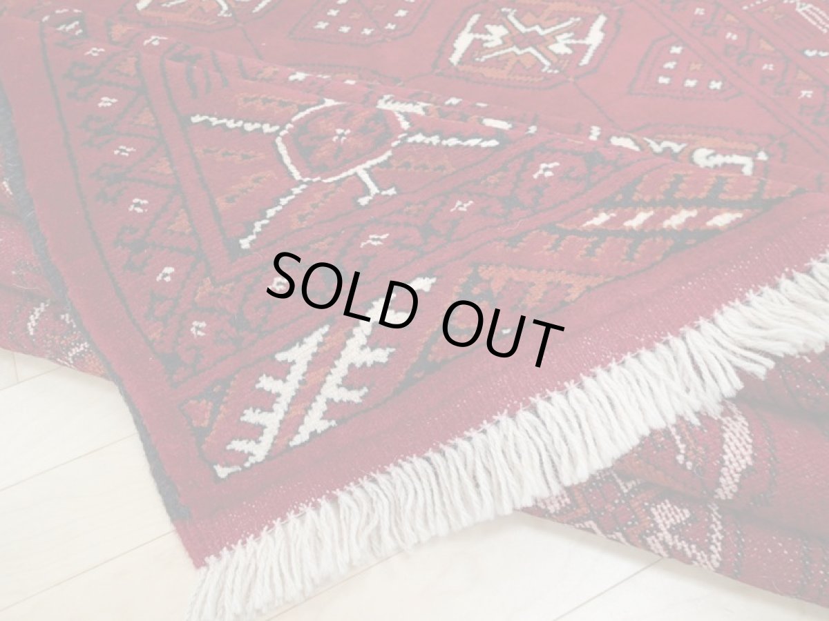 画像16: 新品 ペルシャ 絨毯 トルクメン 縦2.9m 5.8? 6帖 リビング ダイニング 3人掛けソファ サイズ 282 x 205 cm A120 天然 肉厚 ウール 手織り ハンドメイド トライバル ラグ マット カーペット 赤 幾何学模様 民族柄 (16)