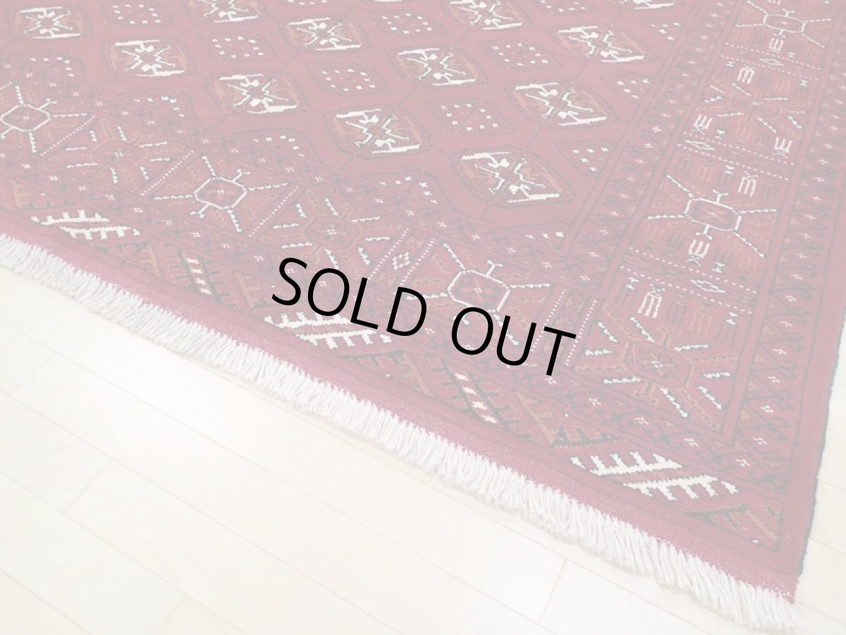 画像12: 新品 ペルシャ 絨毯 トルクメン 縦2.9m 5.8? 6帖 リビング ダイニング 3人掛けソファ サイズ 282 x 205 cm A120 天然 肉厚 ウール 手織り ハンドメイド トライバル ラグ マット カーペット 赤 幾何学模様 民族柄 (12)