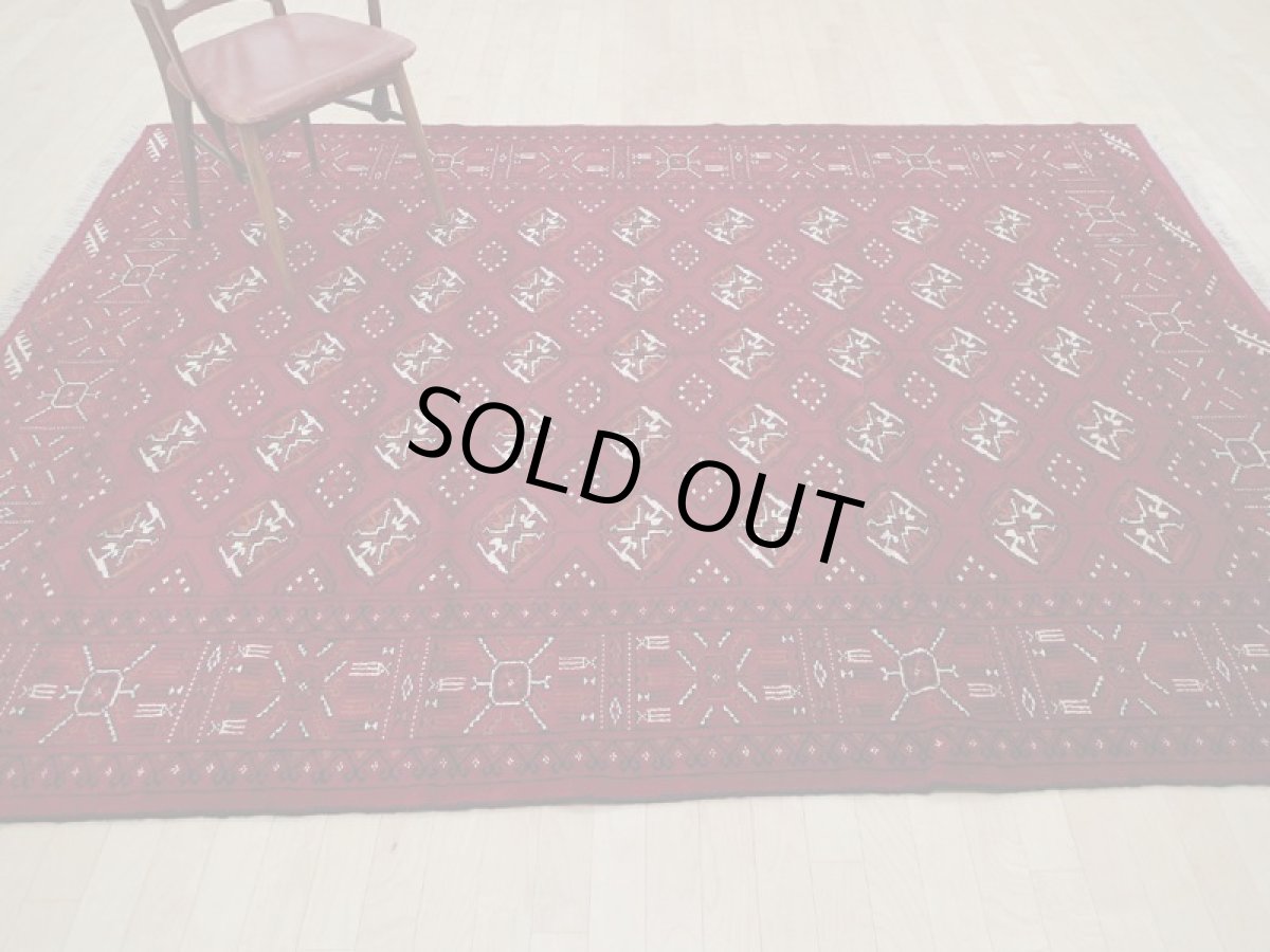画像3: 新品 ペルシャ 絨毯 トルクメン 縦2.9m 5.8? 6帖 リビング ダイニング 3人掛けソファ サイズ 282 x 205 cm A120 天然 肉厚 ウール 手織り ハンドメイド トライバル ラグ マット カーペット 赤 幾何学模様 民族柄 (3)