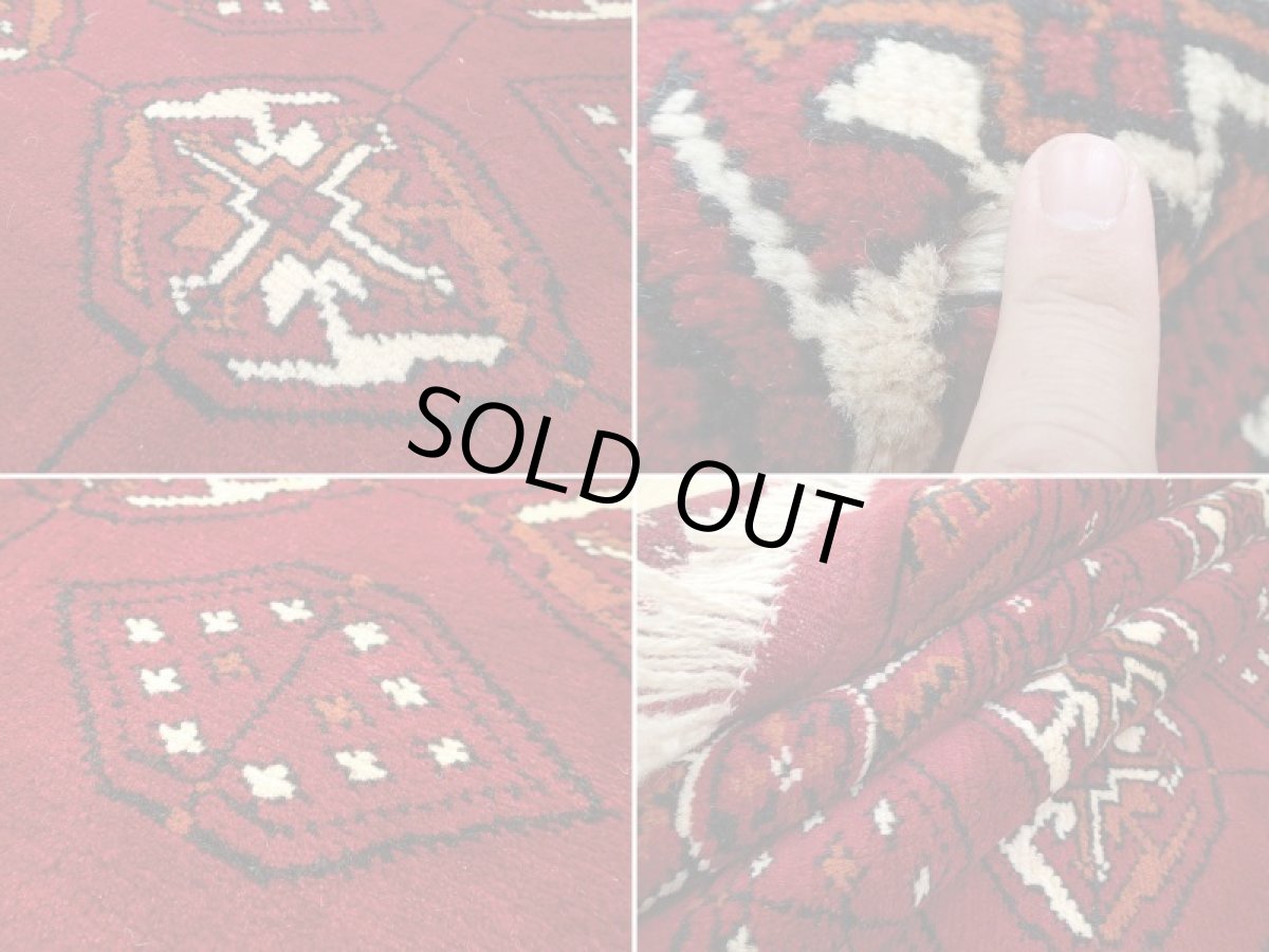 画像17: 新品 ペルシャ 絨毯 トルクメン 縦2.9m 5.8? 6帖 リビング ダイニング 3人掛けソファ サイズ 282 x 205 cm A120 天然 肉厚 ウール 手織り ハンドメイド トライバル ラグ マット カーペット 赤 幾何学模様 民族柄 (17)