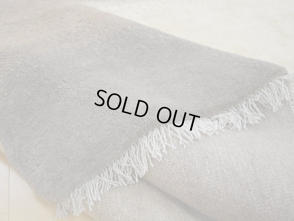 画像16: 新品 ペルシャ ギャッベ  縦2.4m 5? 正方形 スクエア タイプ リビング ダイニング 3人掛けソファ サイズ 235 × 210 cm A191 超肉厚 天然 ウール ギャベ 手織り ハンドメイド ラグ 絨毯 カーペット 生成り色 クリーム色 ベージュ 茶 グレー グラデーション リビングダイニングルームやベッドサイドに (16)