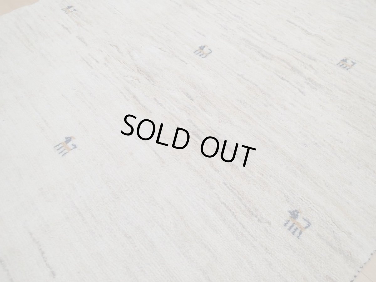 画像9: 新品 ペルシャ ギャッベ  縦2m 3? リビング ダイニング 2人掛けソファ サイズ 192 × 145 cm A170 肉厚 天然 ウール ギャベ 手織り ハンドメイド ラグ 絨毯 カーペット 生成り色 クリーム色 リビングダイニングルームやベッドサイドに (9)