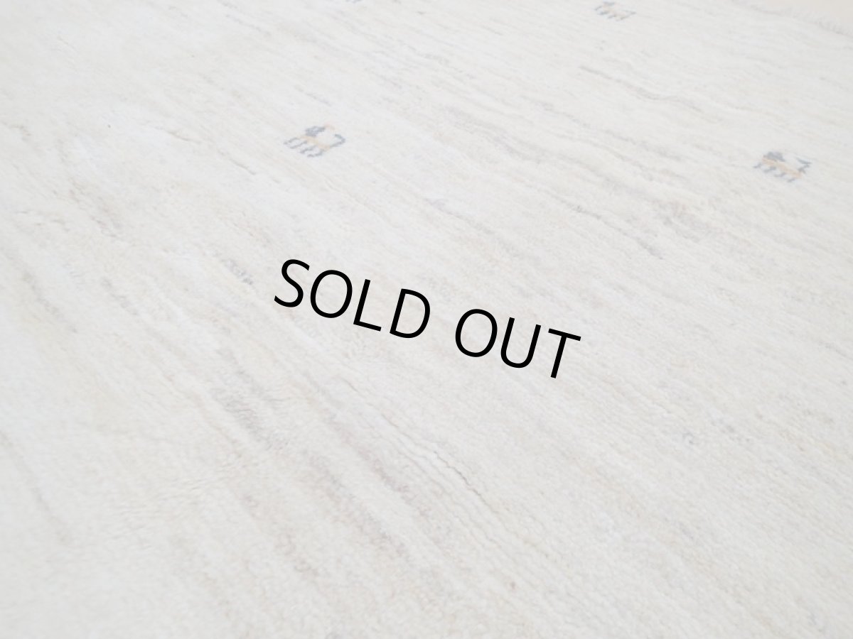 画像11: 新品 ペルシャ ギャッベ  縦2m 3? リビング ダイニング 2人掛けソファ サイズ 192 × 145 cm A170 肉厚 天然 ウール ギャベ 手織り ハンドメイド ラグ 絨毯 カーペット 生成り色 クリーム色 リビングダイニングルームやベッドサイドに (11)